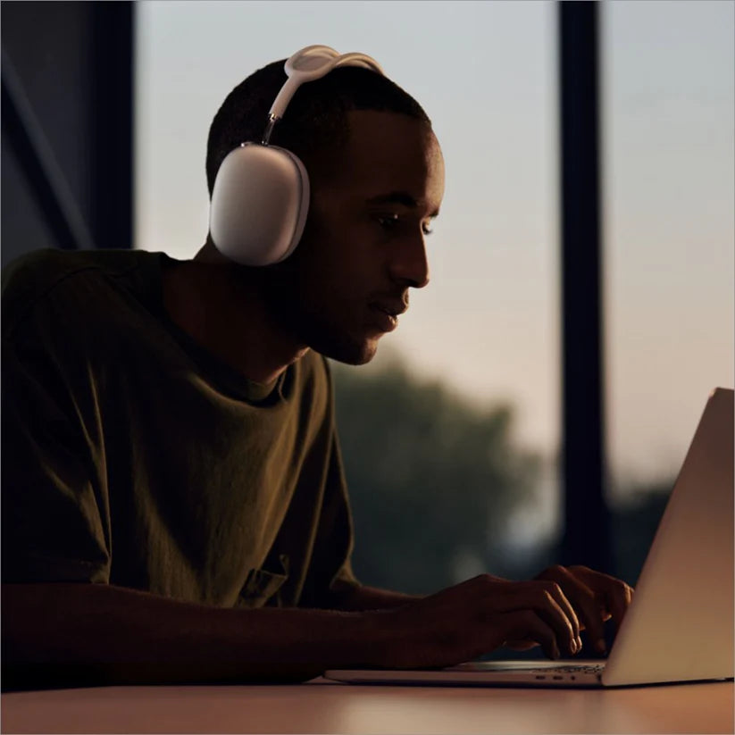 Apple AirPods Max Wireless Over-Ear Headphones. Active Noise Cancelling, Transparency Mode, Spatial Audio, Refurbished Headphones